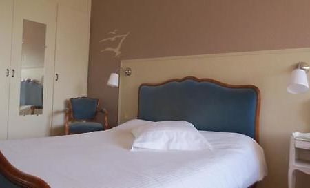 Logis L'Auberge Du Gros Silly-sur-Nied Ngoại thất bức ảnh