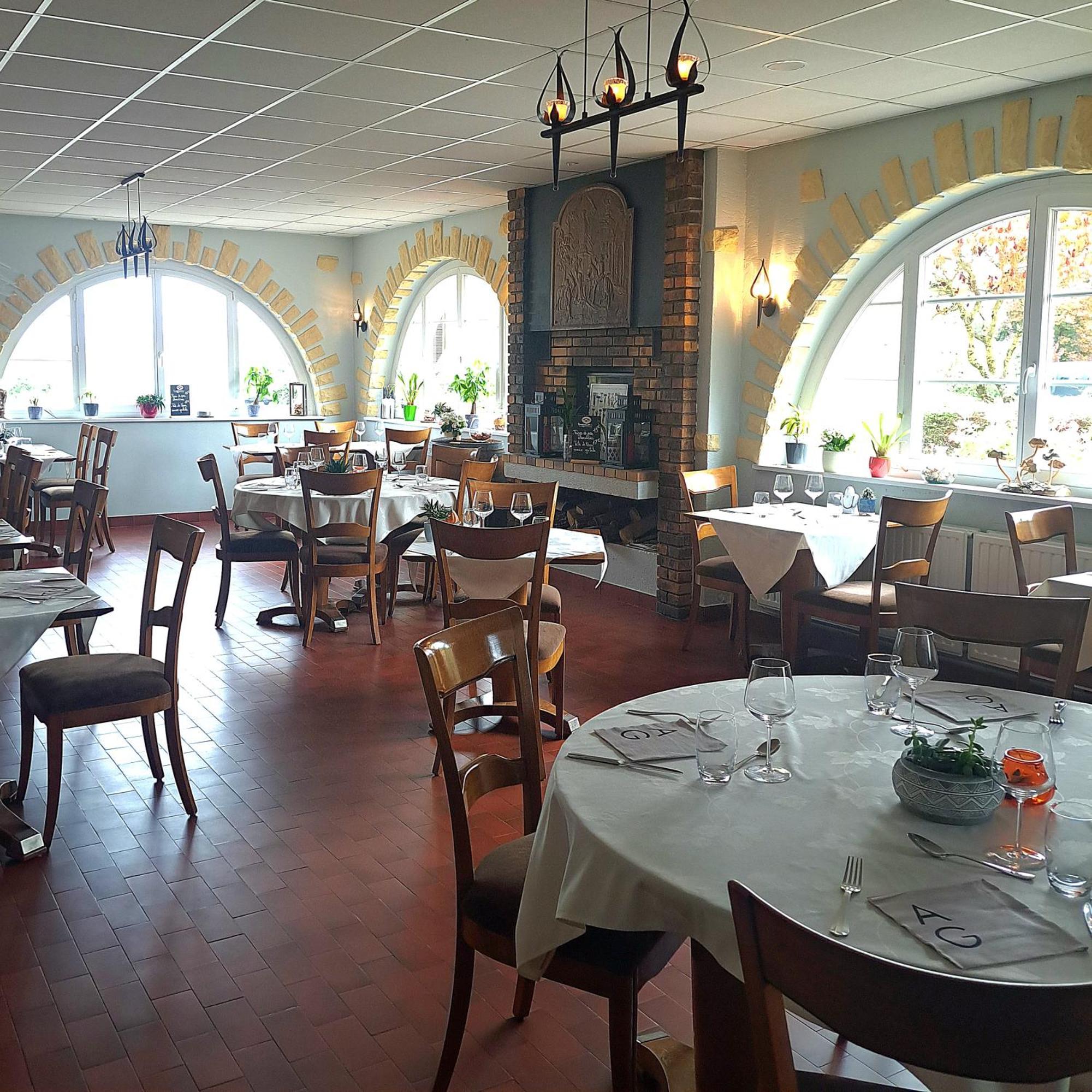 Logis L'Auberge Du Gros Silly-sur-Nied Ngoại thất bức ảnh