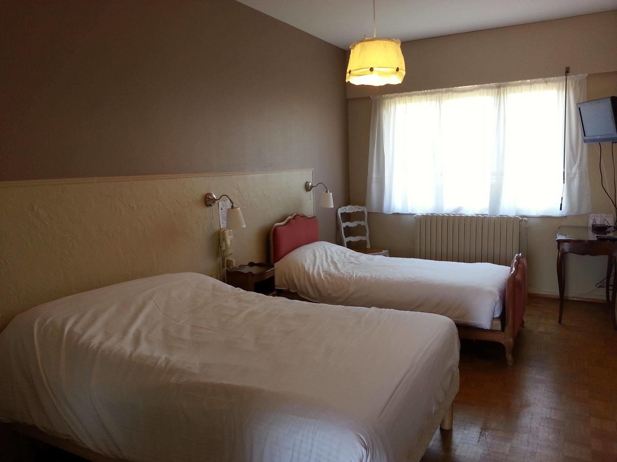Logis L'Auberge Du Gros Silly-sur-Nied Ngoại thất bức ảnh