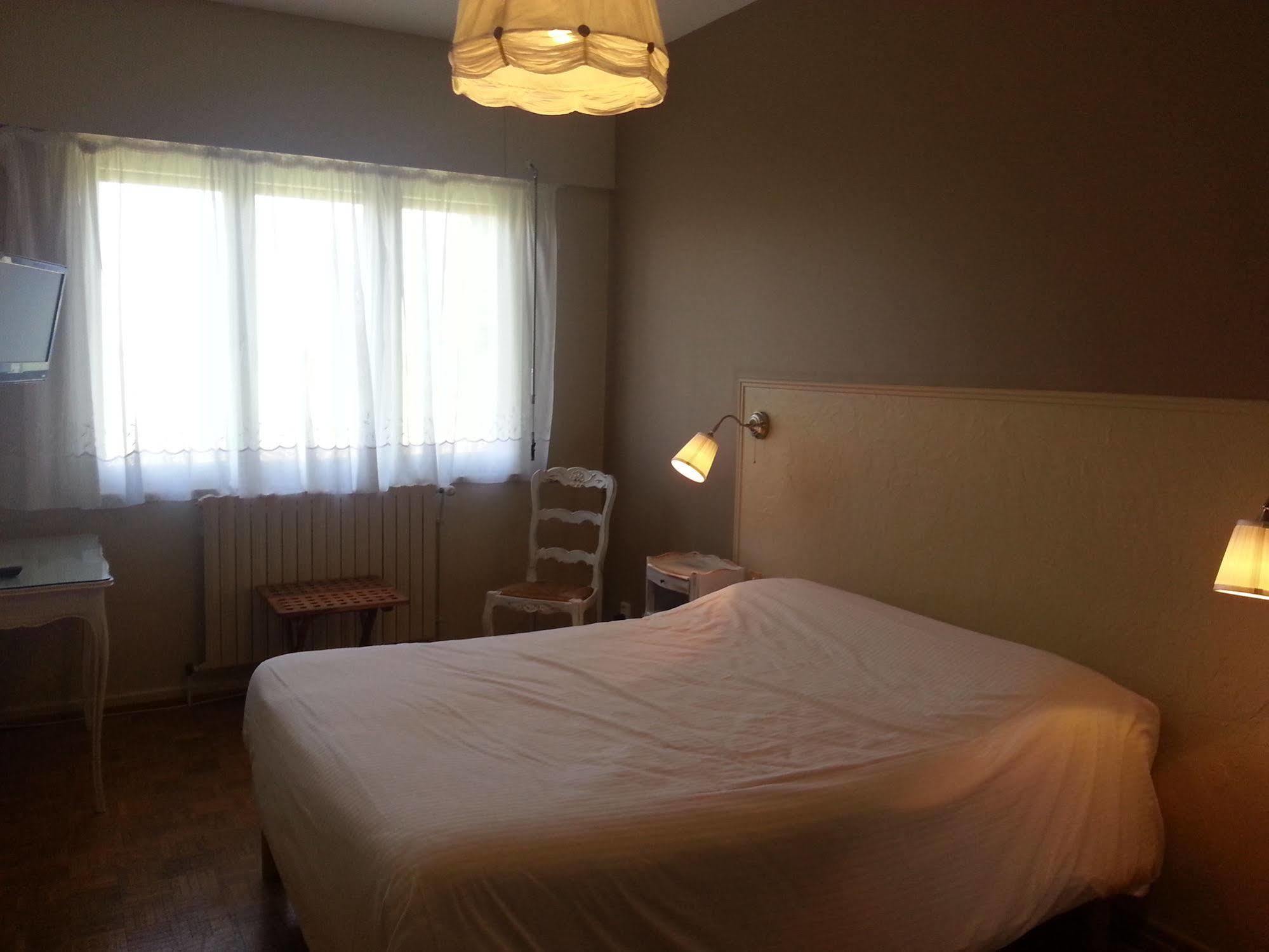 Logis L'Auberge Du Gros Silly-sur-Nied Ngoại thất bức ảnh