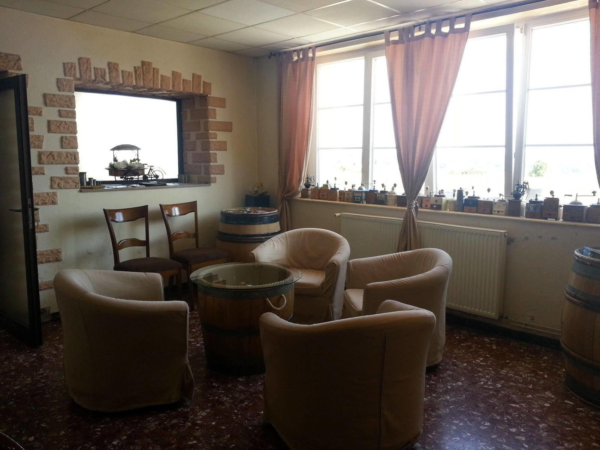 Logis L'Auberge Du Gros Silly-sur-Nied Ngoại thất bức ảnh