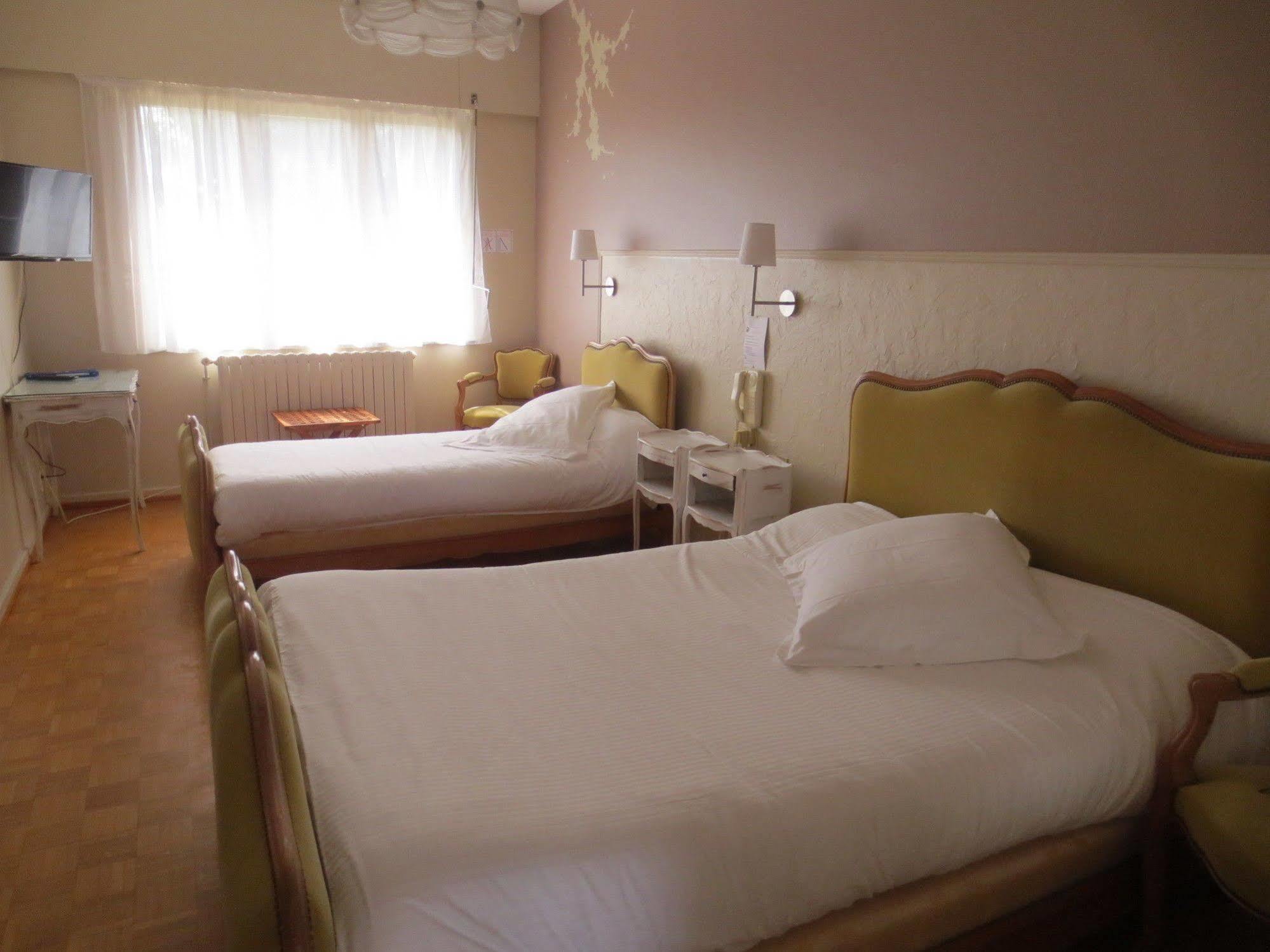 Logis L'Auberge Du Gros Silly-sur-Nied Ngoại thất bức ảnh