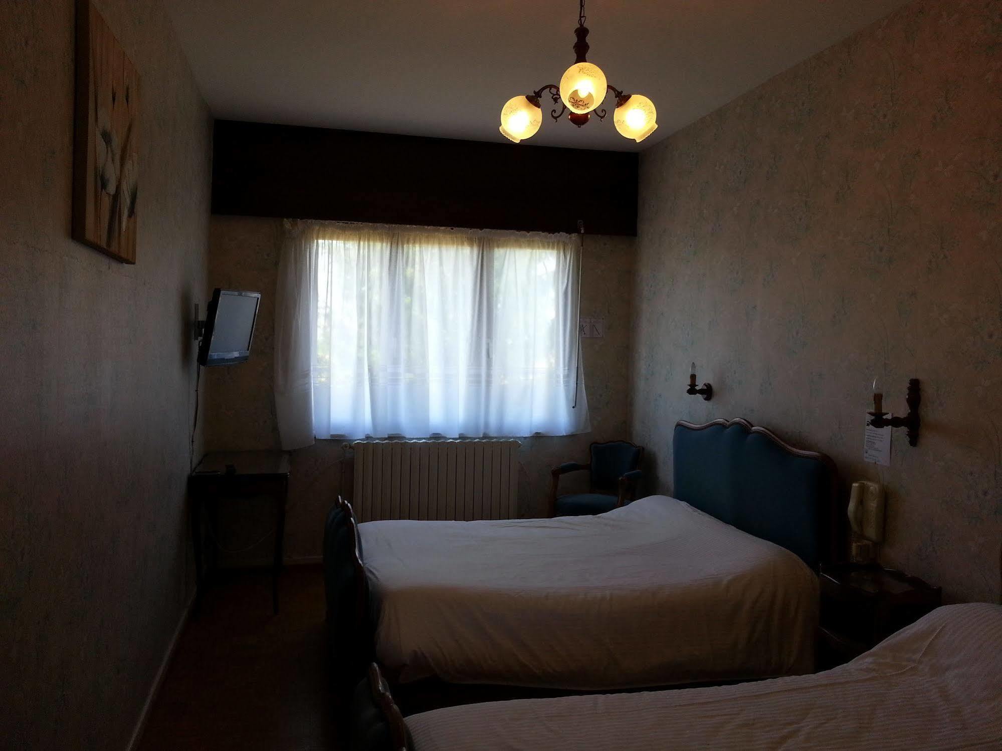 Logis L'Auberge Du Gros Silly-sur-Nied Ngoại thất bức ảnh